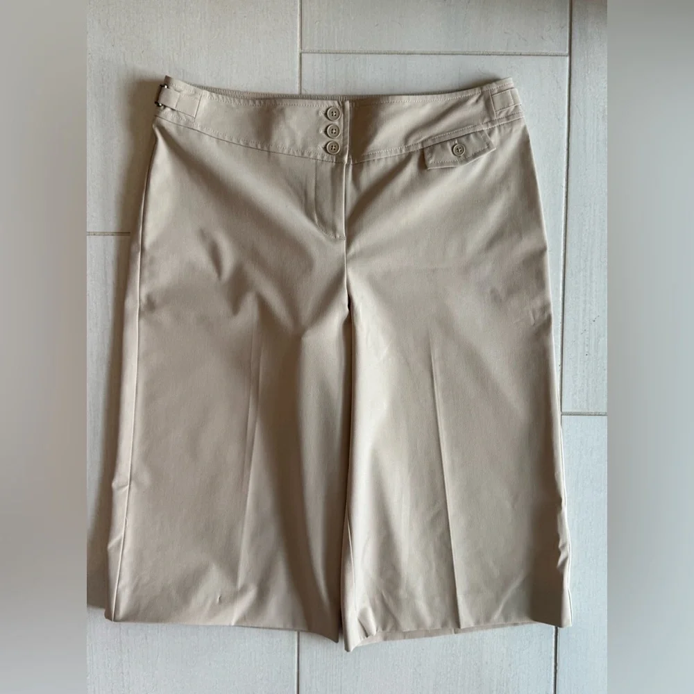 Ann Taylor Loft Tan Ann Bermuda Stretch Button fly Zip Shorts 6P khaki medium 6